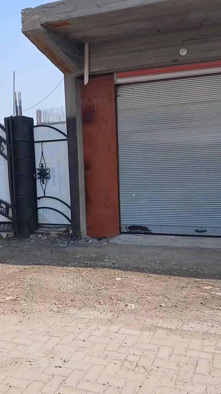 لعقار تجاري للبيع المساحه ١١٠٠ متر الواجهه ٢٥ متر النزال ٤٥  المدائن  عالشارع موقع جيد  عقد زراعي  شرط تحويل  الاتصال او مراسله صاحب الرقم مكلف بالنشر  
***********
