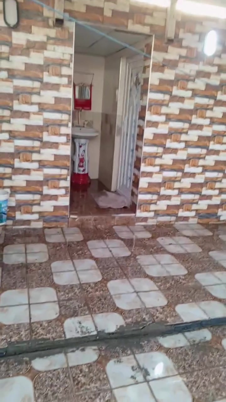 بيت اوقاف 225متر   بيت نظيف كلش  بورسلين وكراج كبير وصحيات داخليه و خارجيه وغرفتين نوم واستقبال كبير ومطبخ وصاله /العنوان .ديوانيه حي الزهراء شارع الصب العريض مدرسة بيروت ***********
