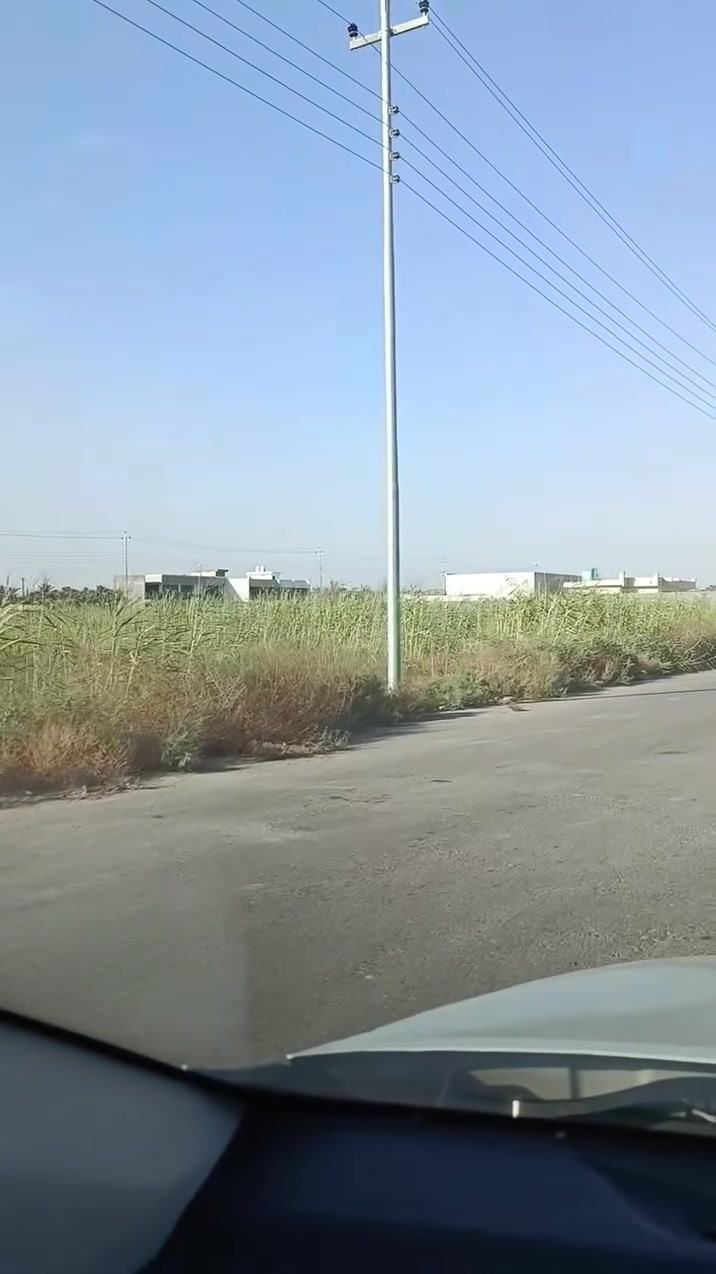 السلام عليكم
ارض مساحة 1000م مميزة زنجيل على شارعين 12 -10
واجهة 26 نزال 39
مكانها مجمع الزمرد  المزارع والفلل
على سدة عرب اجبور 
بيها خدمات كاملة
السعر 143 بيها مجال
*********** واتساب
