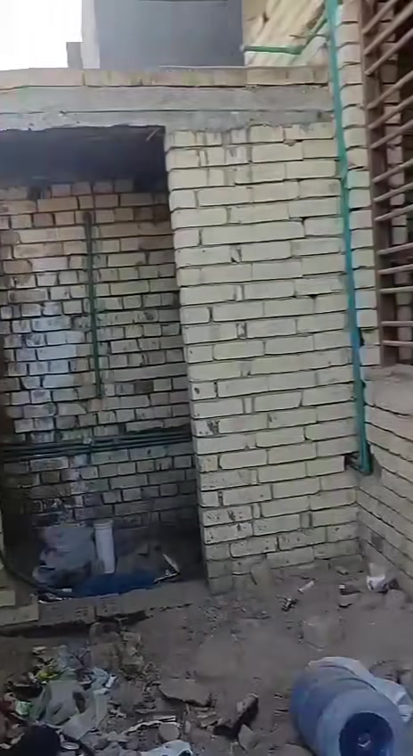 سلام عليكم 
هذه البيت للبيع مساحه ١٣٠ متر  زراعي سند ٢٥  مشمول بتطويب 
البيت كامل كهرباء ماء ومجاري والسطح كامل بناء طابوك جمهوري
السقف صب مركزي 
عنوانه.نجف مقابل قرية الغدير عمود ٢٦٨ وتدخل مسافه قليله عن شارع العام 

لاستفسار الاتصال او واتساب على هذه الرقم ***********
