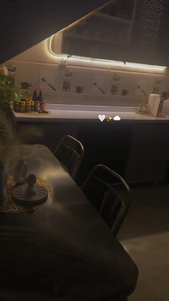 بيت زراعي  في الشعب حي المهندسين مساحته ٧٥م ثاني فرع من الشارع العام منطقه كامل خدمات كهرباء ومياه جداً زينه  بيت  نظيفة جداً يتكون من طابق الاول ستقبال مطبخ حار وبارد ثنينهم سيراميك حمام وغرفة نوم ١

طابق الثاني غرفتين مع صحيات 
للاستفسار الاتصال او مراسله واتساب  فقط واتساب على رقم ***********
