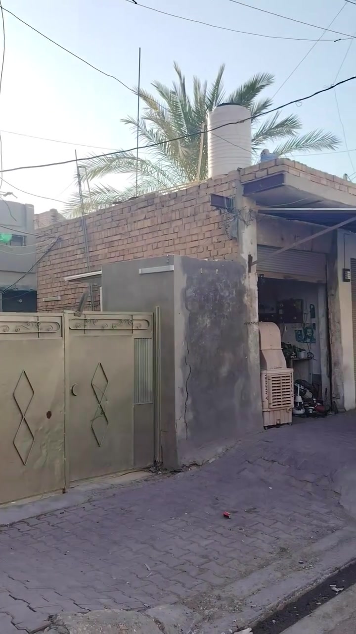 السلام عليكم يعلن مكتب الكوخ للعقار عن بيع دار تجاري مع 3 محلات شارع المركز
باقي التفاصيل داخل الفيديو
المساحه 300م
الواجها 12م
النزال 25م
السعر 450 قابل للتفاوض للإستفسار مراجعة مكتب الكوخ او الاتصال على الأرقام التاليه
***********
***********
