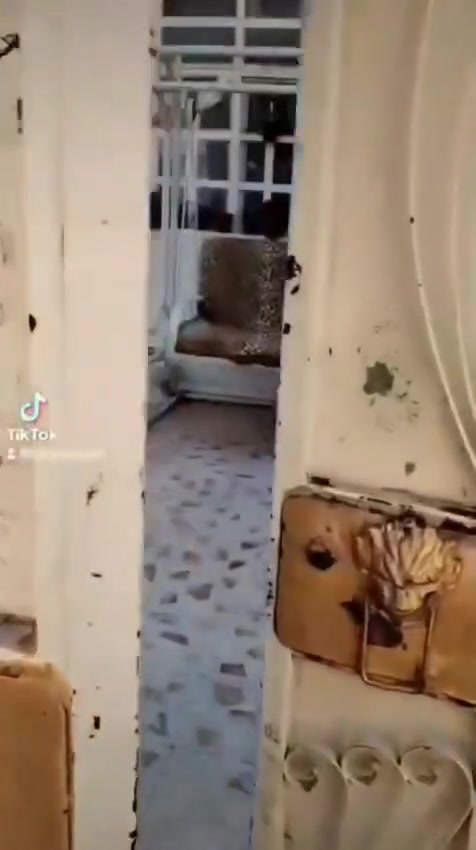 السلام عليكم دار للبيع زراعي سند 25 طابق واحد بس غرفه صغيره ويااالبيتونه عرض الفرع 5 م المساحه البيت  165م الموقع ديالى بعقوبه منطقه شفته فرع مخبز الرحمن الاستفسار اكثر اتصل *********** متواجد واتس اب
