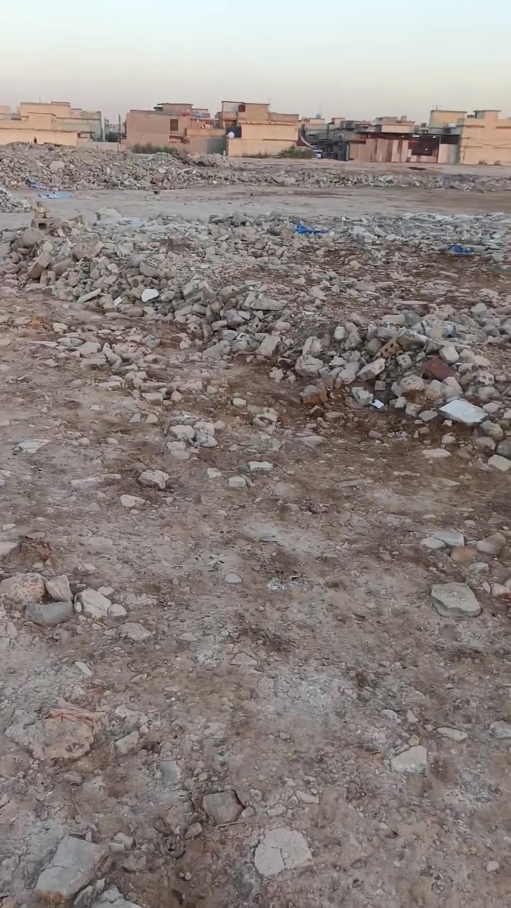 سلام عليكم قطعة أرض للبيع المساحه ١٨٠ متر طابو زراعي سند ٢٥ الموقع سبع قصور شارع المشروع قرب المستوصف شارع ٢٠ إلا ستفسار تصال على رقم الهاتف ***********

