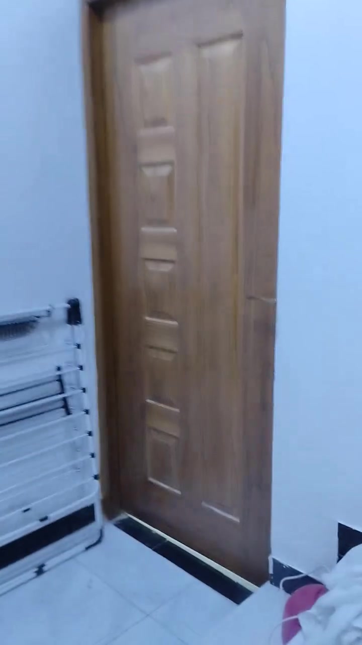 البيع طابو صرف دار 50 متر الوجه 5 النزال 10 حي التراث شارع الكوفي وادي الذئاب
يحتوي على غرفتين نوم ومطبخ واستقبال الضيوف 
حمامات 2 
 صحيات 1 
بلكونه 
منور 
سطح اشتايكر 
السعر خاص واتصال 

***********

‏‪***********‬‏
