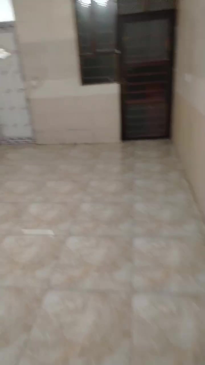 50 م للايجار منطقه الخطيب الزراعي قريبه على الغزاليه والهياكل.***********
