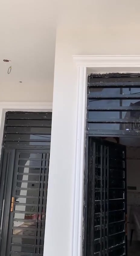 كادر نعمل كافة انواع الديكورات الداخليه والخارجيه فوم بوردكس جبس سقوف ثانويه وكافة انواع الاصباغ وطلس وشغل درجه اوله للاتصال *********** او مراسله الصفحه
