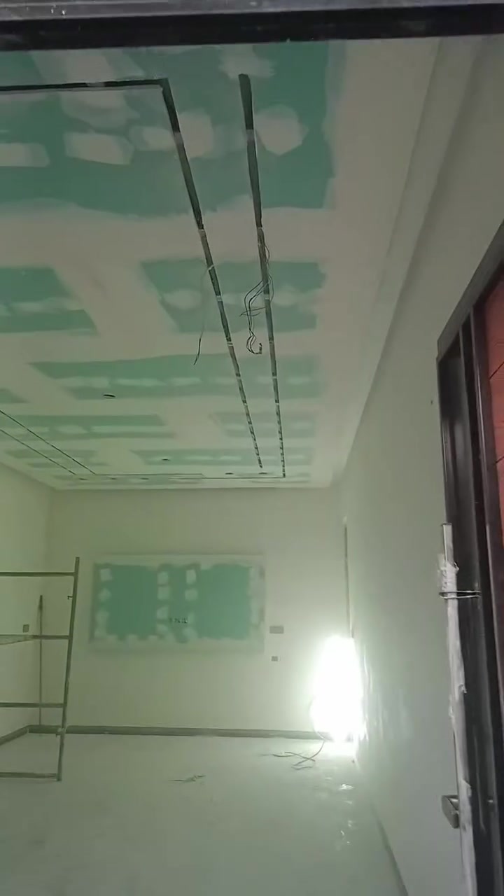 نعمل لكم جميع الديكورات والاصباغ
باسعار ترضي الطرفين انشالله 
مكاني بغداد ***********
نموذج عملنه👇
