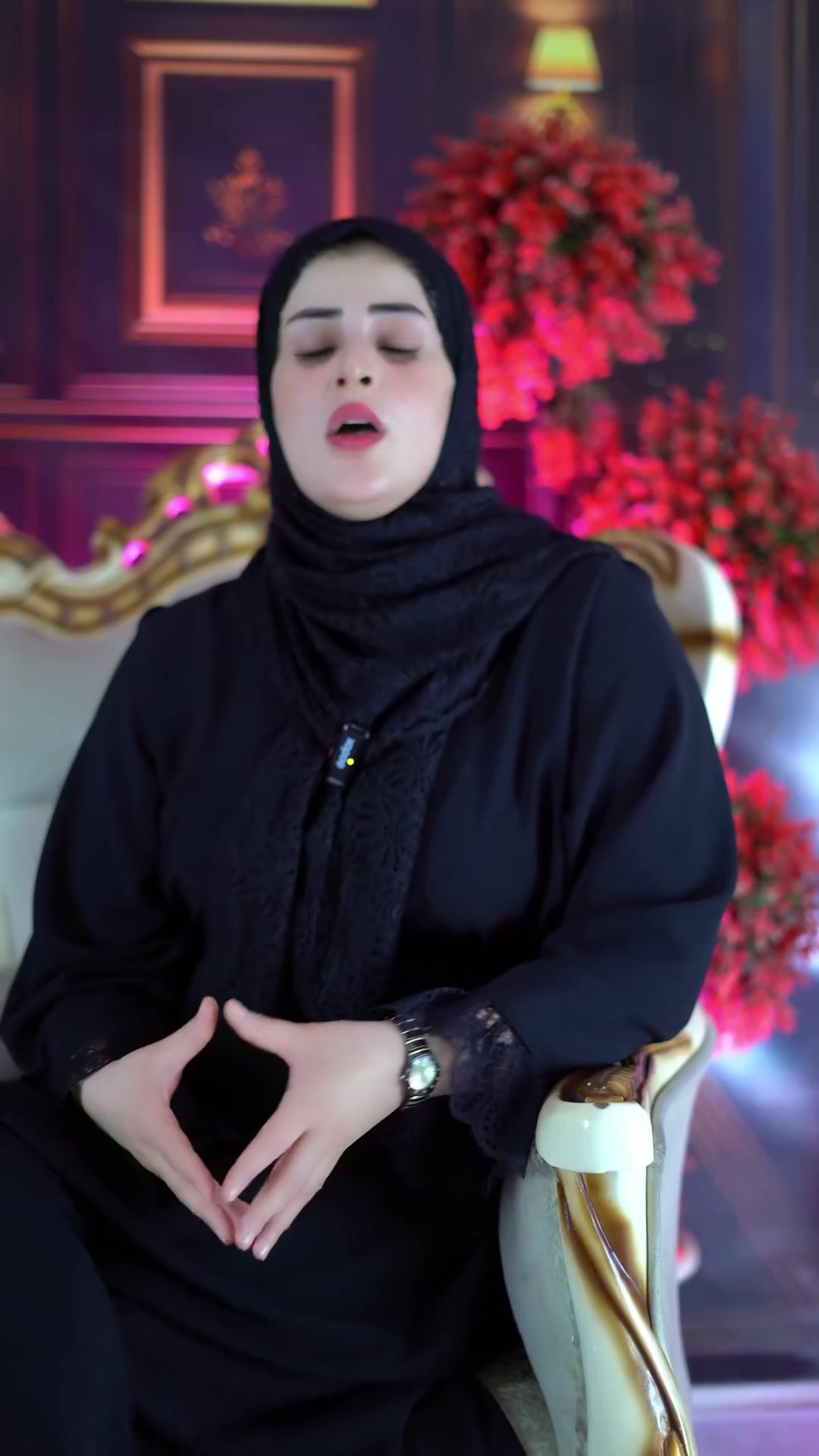 🚨 **99% من طلاب الثالث يخافون من الإنكليزي… والسبب مو لأن المادة صعبة!**

إذا ابنك أو بنتك بالثالث المتوسط وكل ما يسمعون كلمة «إنكليزي» يحسون المادة معقدة… 😰
خلي هاي الفكرة تتغير من هسه! 🔥

ويا **الست مريم الخفاجي – مدرسة اللغة الإنكليزية**
واللي حققت **نسبة نجاح 100% بالعام الماضي** 💯🏆

راح تتعلمون الإنكليزي بطريقة أبسط، أوضح، وبدون التعقيد اللي متعودين عليه.

📚 **الثالث المتوسط يحتاج تأسيس صح من البداية…**
لا تنتظرون لحد ما تتراكم المادة ويصير تداركها أصعب.

👩‍🏫 ويا الست مريم… خلي الإنكليزي يصير مادة تفهمها، مو مادة تخاف منها.

📍 **التسجيل مفتوح الآن 
الرقم و العنوان نهاية الفيديو 

#الثالث_المتوسط #ثالث_متوسط #طلاب_الثالث #رياضيات_العراق #انكليزي #اللغة_الانكليزية #طلاب_العراق #طلاب_بابل #بابل #الحصوة #ولي_الامر #اولياء_الامور #دراسة #تعليم #وزاريات #وزاري #معهد_القلم #مريم_الخفاجي
