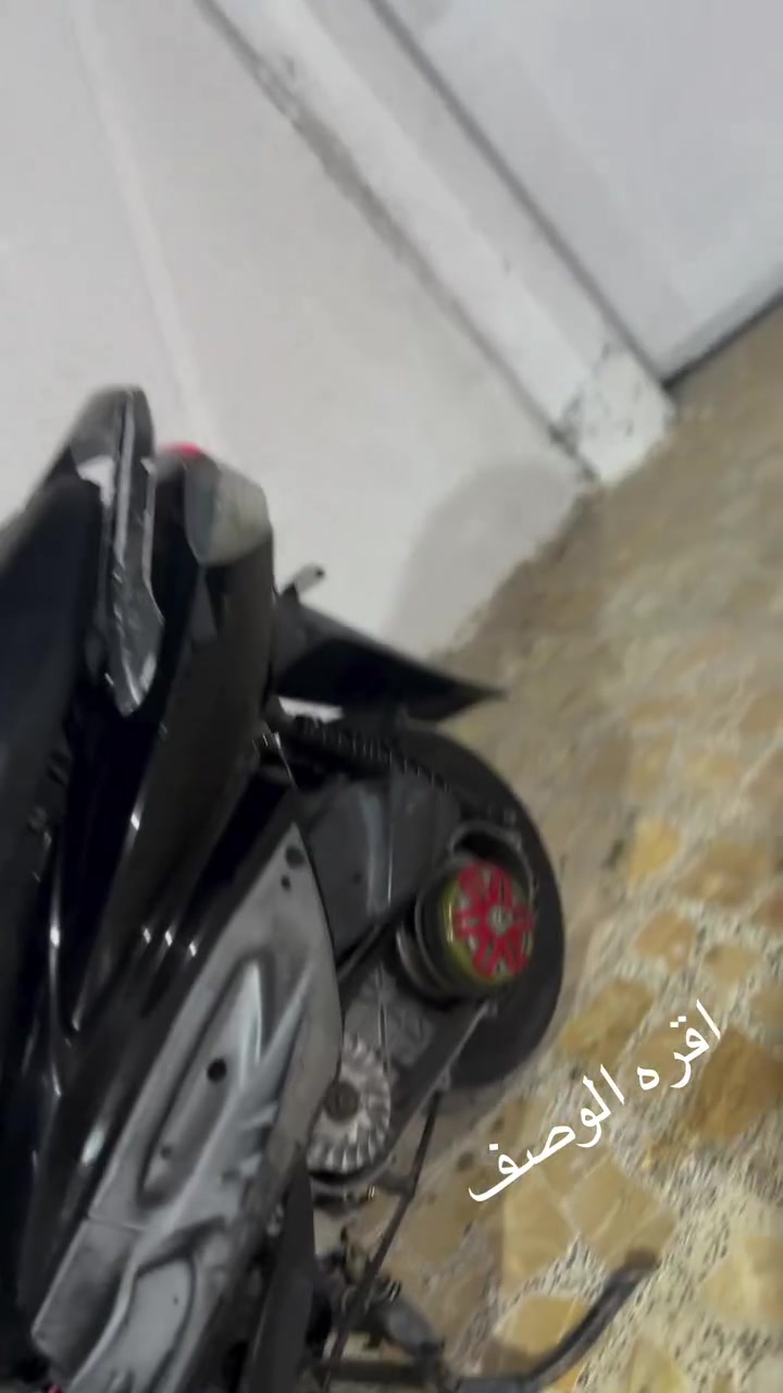 السلام عليكم الدراجه للبيع سكنس فحل نوزل مزوده بيها كلجات رياضيه وصلنصه رياضيه وشلعه ومعدل خير من الله العنوان بغداد الكريعات السعر 850وبيها مجال حك الجيه الرقم ***********
