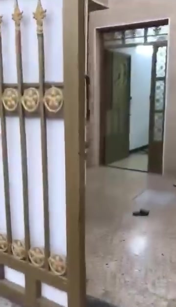 مشتمل طابو صرف 75متر واجهه 4الا ربع في 20
البلديات دور العمال خلف مجمع المدارس امير البيان الفرع  العريض 
يحتوي طابق الارضي على خدمات واستقبال كبيرة ومطبخ وحولي صالة وخدمات خلفية ومنور 
الطابق الاول 
غرفة كبيرة وغرفة كبيرة سويت داخلها خدمات وبيتونه وسطح اول وثاني 
شارع استوديو مريم 
للتواصل الاتصال واتساب وعلى الخط 
***********
السعر 205مليون

