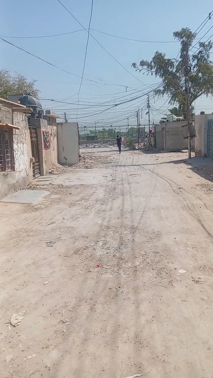 سلام عليكم دار للبيع منطقه الرشاد مقابل ملعب سجن النساء سابقن واقع حال مساحته ١٠٠ خدمات كامله سعره ٢٥ وبي مجال قليل ***********
