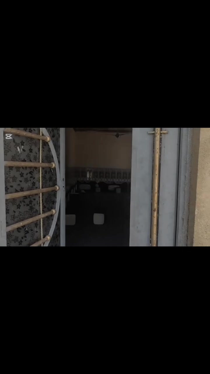 📝 النسخة الأولى:
​🏠 بيت كامل المواصفات + أرض دونم للبيع!
​الموقع: النجف الأشرف – أمام عمود رقم 342 (يبعد عن الشارع العام 100 متر فقط).
​مساحة البناء: 170 متر.
​الأرض: دونم كامل مع أساس تجعيب.
​⚡ مميزات وخدمات جاهزة:
​طاقة شمسية + خط كهرباء تري فيز (Three-phase).
​بئر ماء مع غطاس شغال.
​كاشي وسيراميك + أرضيات سيراميك + سقوف ثانوية + بورق.
​مطبخ وحوش مصبوب وصحيات مرتبة جداً.
​💰 السعر: 50 مليون (وبيه مجال بسيط للطيبين).
📩 للطلب والاستفسار عن العنوان: يرجى المراسلة عبر الصفحة.
​📝 النسخة الثانية:
​🏠 بيت كامل المواصفات + أرض دونم للبيع!
​الموقع: النجف الأشرف – أمام عمود رقم 342 (يبعد عن الشارع العام 100 متر فقط).
​مساحة البناء: 170 متر.
​الأرض: دونم كامل مع أساس تجعيب.
​⚡ مميزات وخدمات جاهزة:
​طاقة شمسية + خط كهرباء تري فيز (Three-phase).
​بئر ماء مع غطاس شغال.
​كاشي وسيراميك + أرضيات سيراميك + سقوف ثانوية + بورق.
​مطبخ وحوش مصبوب وصحيات مرتبة جداً.
​💰 السعر: 50 مليون (وبيه مجال بسيط للطيبين).
📩 للطلب والاستفسار عن العنوان: يرجى المراسلة***********
