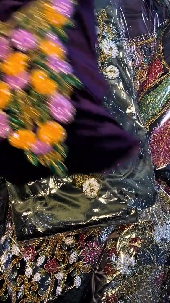 هە مو جورە چنینیک اکین نامە بنیرن
