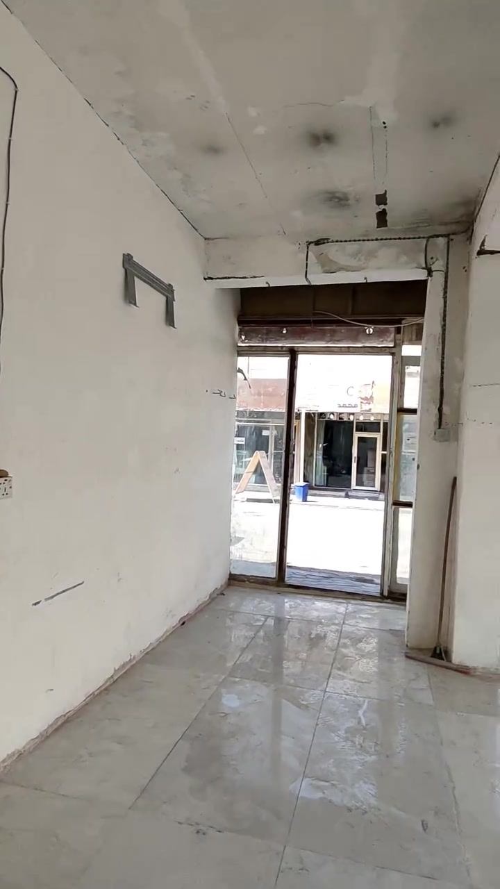 للايجار محل ركن 3م واجهة ×6م نزال حي المهندسين شارع صيدلية محمد شربه 500م عن شارع كربلاء جامخانه 10ملم ارضية بورسلين 175 الف شهر ***********واتس
