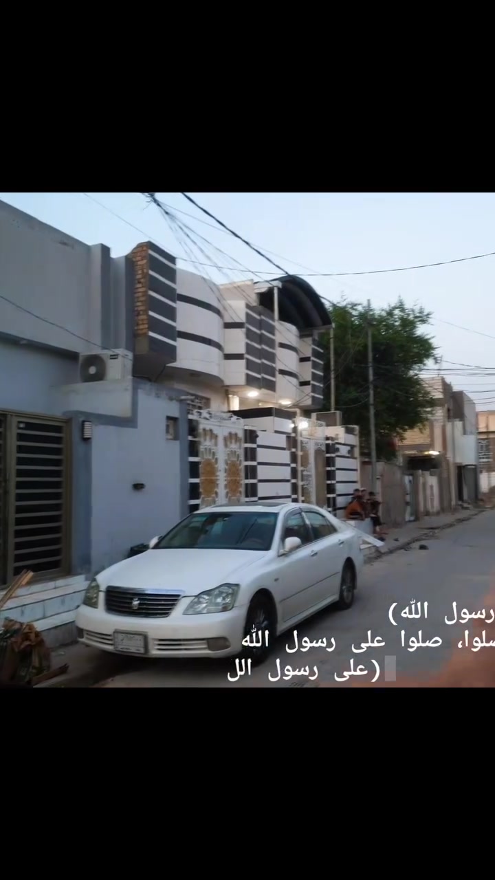 االهم صلي على محمد وآل محمد بيت منطقت 23قريب 22مفتوحه على شارعين 12  البيت مساحه 100متر بناء درجه اولى البيت مكون من ستقبال وصاله ومطبخ وغرفه نوم وسويت داخلي وحمام خارجي وممر  البيت بناء درجه اولى سراميك مرمر بروسلين سحبات بناء 2026 اي ستفسار الاتصال على الرقم ***********
