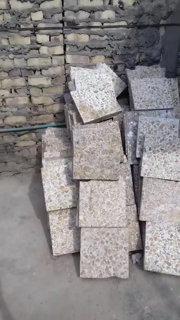 كاشية الصلية • ٢٥٠ • نضيف