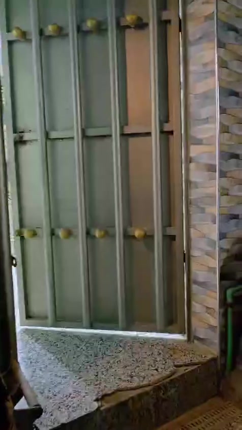 🏡 للبيع دار طابقين  – حي الزيتون قرب شارع 20 

📐 100م² | 

🧱 الطابق الأول – بناء كونكريت:
غرفة + صالة استقبال + مطبخ + صحيات داخلي وخارجي

🧱 الطابق الثاني – عكادة:
غرفة + صالة

📄 غير مطلوب

💰 السعر: 75 مليون
🔄 قابل للتفاوض

📞 للاستفسار:
***********
***********

🏢 مكتب التوفيق للعقار
📍 حي الزيتون – مجاور مطعم الراجحي

🤝 مستعدين لاستقبال كافة عروضكم العقارية
