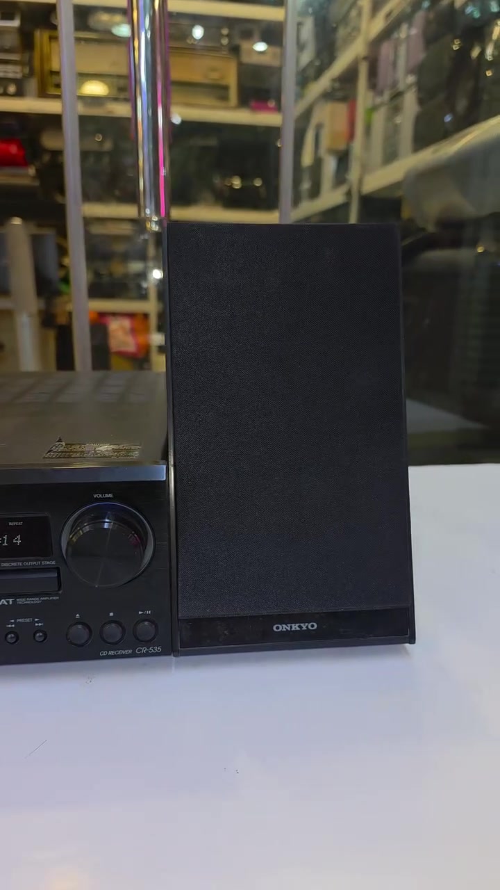 ONKYO MINI SYSTEM CD USB FM AUX
( کوردی • عربي )

🟢توصيل موجود الي جميع المحافضات
🟡گەياندن هەیە بۆ هەموو شوێنێک

🟠مــعـرض هــونـەر
🔸للـصوتــیات(امبلیفایر• سماعة• رادیو• انتیك• مایكروفون)
🔸عــنـوان• اربیل سوق بالة • شارع اربعین
🔸مـوبایـل• ***********
                   ***********

🔵پـێـشانـگای هــونـەر
🔹بۆ ئامێری دەنگی و کارەبایی(ئیمپلیفایر• سەماعە• ڕادیۆ• مایکرۆفۆن)
🔹ناونیـشان• هەولیر • بازاری لەنگەی ٤۰م
🔹مـــۆبـایـل• 
***********
***********

•••••••••••••••••••••••••••••••••••••••••••••••••••
#iraq #kurdistan #duhok #zaxo #hawler #karbala #slemani #erbil #baghdad #kurd #kurdish #akre  #karkuk #kuwait #najaf
#amplifier #audio #subwoofer #sound #music #audiophile #bass #stereo #amplifiers #speaker #soundsystem #speakers
#اربيل #العراق #بغداد
