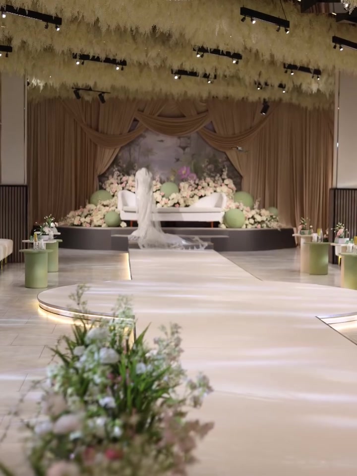 Your #fairytailwedding inspo ✨

نص مكتوب في الصور:
- SOGLAMOUR
- PHOTOGRAPHY
- SOGLAMOUR PHOTOGRAPHY