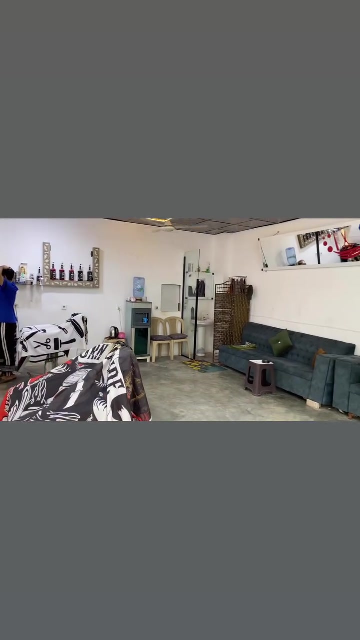 سلام عليكم اخوان محل حلاقه للبيع كلشي بل محل إلك سقف ثانوي جام خانه بنكات غراض مال سنه ليكدام  السعر 800واهذه رقمي لل استفسار ***********
