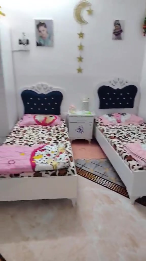 السلام عليكم 
غرفه شبابيه
نظافه 100/100
الشراي يتصل ***********
مكلف بلنشر
