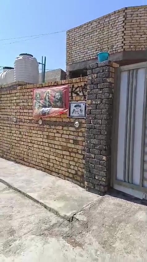 السلام عليكم دار  للبيع مساحه  150 بناء حديث  كوت حي الحكيم معمل الوكسجين قرب فران علم  مسجل بالبداية بناء طابوك سعر 47بي مجال شارع 12متر اتصال على رقم ***********
