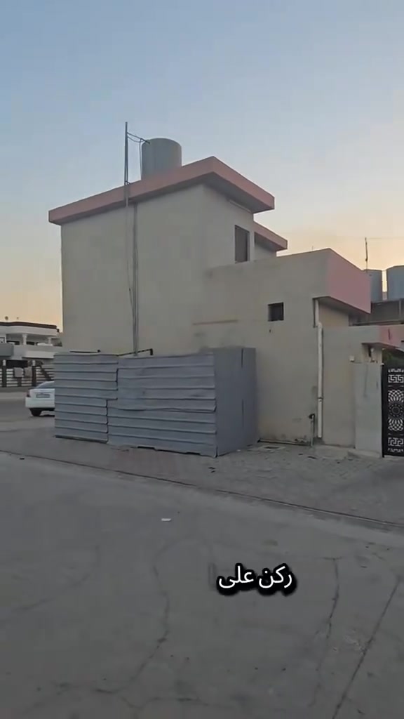 دار للبيع تجاري ركن  مساحه 300 متر دوميز عل شارع عريض قرب أسواق مازن للاستفسار الاتصال على الرقم ***********
