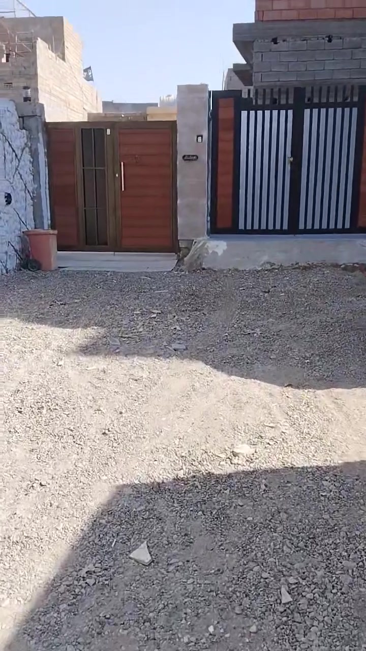 السلام عليكم بيت ١٢٠متر جديد مناسب سعره ٦٠مليون طابو زراعي مكانه بعقوبه المركز قنطرة خليل الباشا السوامره الإستفسار ع الرقم ***********
