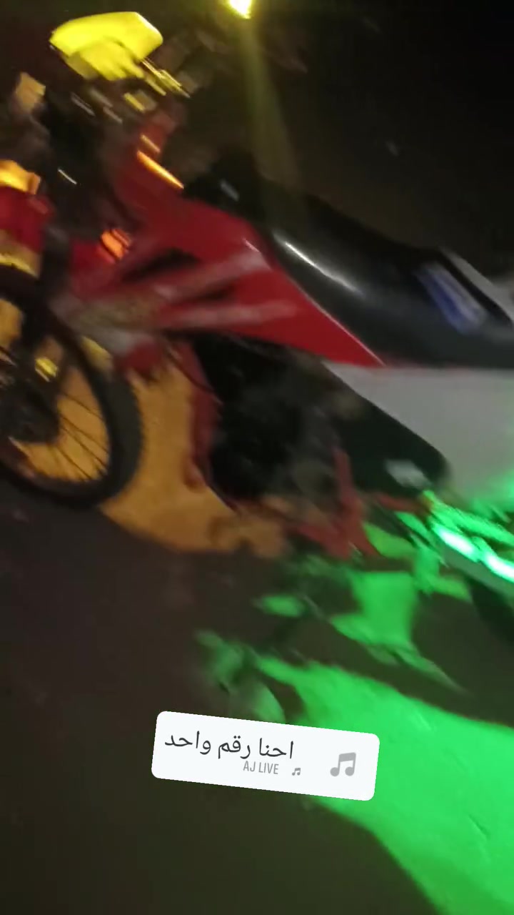 سلام عليكم قفاز كاويار حجم MX للبيع مكينه 250CC ما مفتوحه بلاديه مكينه مكفوله دراجه مكفوله من سرقه اوراق   مراوس بلاتي او للبيع 1150 وبيه مجال مكان بغداد الحسينيه راشديه
