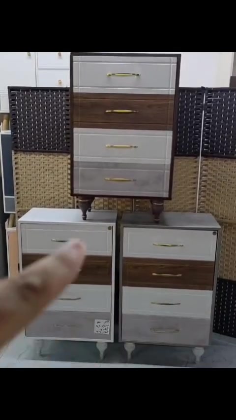 مجرات رباعية خشب بتصميم عصري وعملي 

إذا تريد ترتيب ملابسك وأغراضك بطريقة أنيقة، هذه المجرات توفرلك مساحة تخزين ممتازة وحجم مناسب لمختلف الغرف 👌

✔️ مصنوعة من الخشب
✔️ تحتوي على ٤ مجرات واسعة
📏 القياسات:
▪️ العرض: ٦٠ سم
▪️ الارتفاع: ٩٦ سم
▪️ العمق: ٣٦ سم

السعر 100الف توصيل مجاني 
للحجز واتساب ***********
