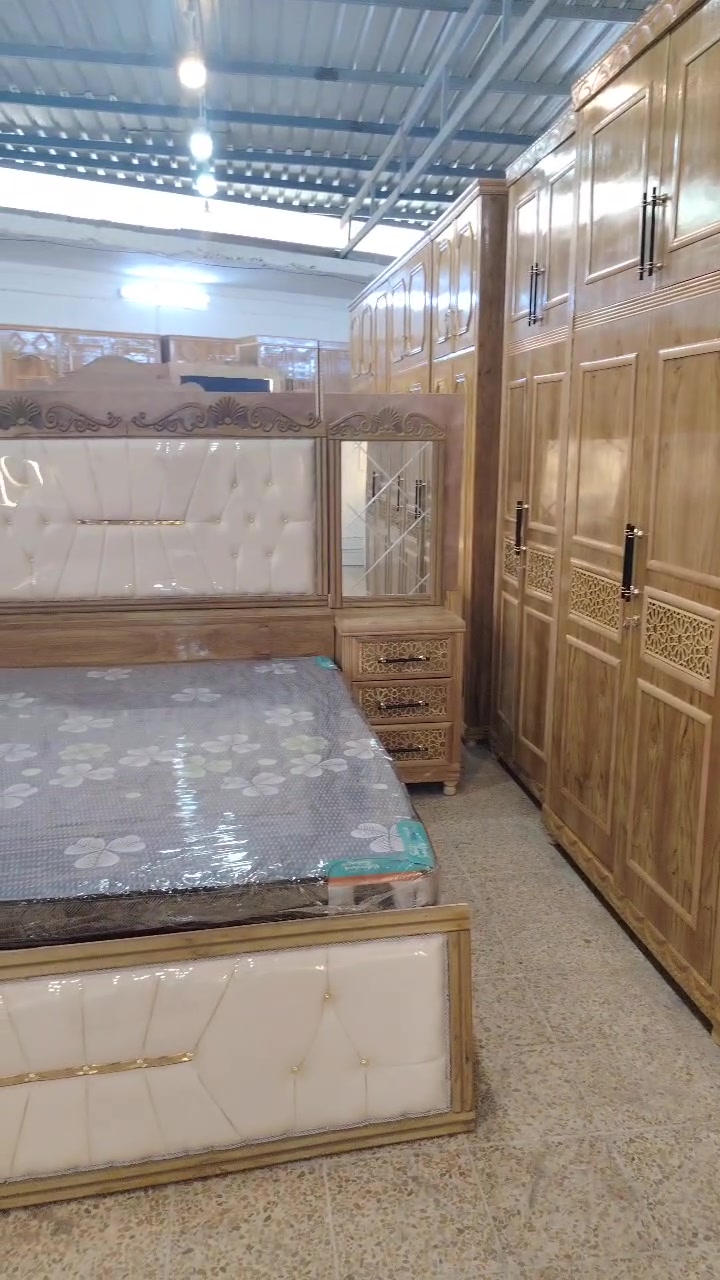 غرفه نوم شغل عراثي ثقل من داخل المعرض والمعمال السعر مليوان و600 شامل شد ونقل داخل موصل  وعدنا توصيل جميع المحافظة