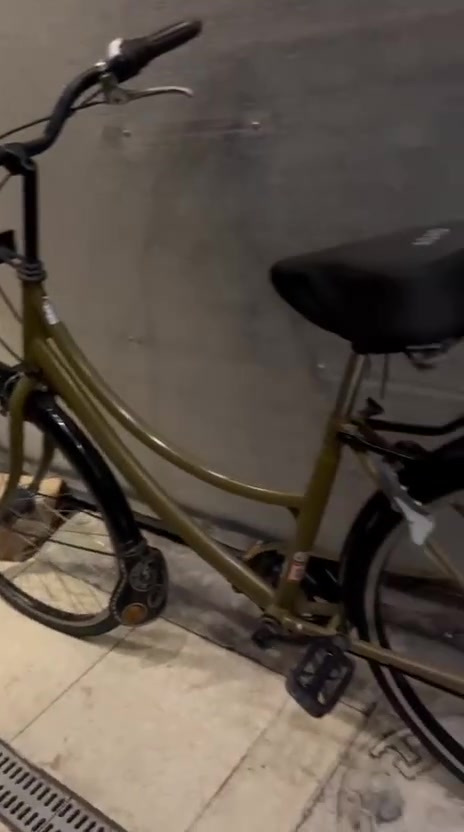 يا الله سلام عليكم شباب بايسكل بناتي وضع حاويه كامل مكمل 
أي نقص ما بي  كير حساس داينمو بريكات تايرات جوابه جدد 
باله موديل 2021 مختم ختم واحد بايسكل أي نقص مناقصه 
لون مميز 
مكان 📍بغداد بياع 
رقم لتواصل 

***********
