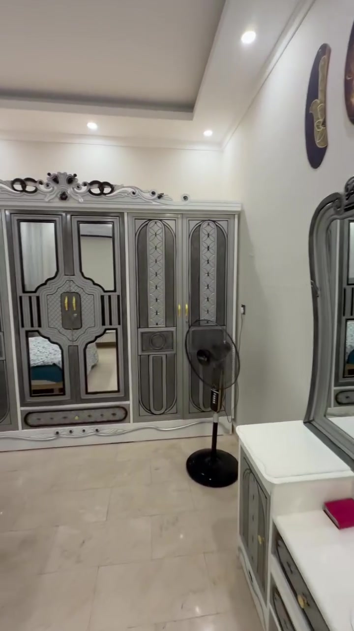 للبيع غرفه نوم عراقي تصميم تركي اخذتها قبل 4 اشهر ب 1مليون و200 الف
وهسه رايدها  800 الف 
عنوان شارع فلسطين 
***********
