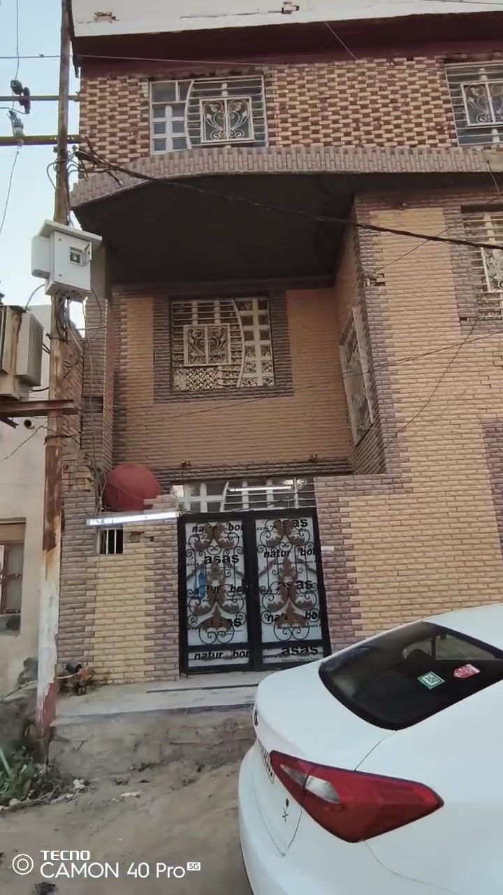 بيت 100متر مربع ثلاث طوابق 4 غرفه نوم بناء حديث شارع 15 بالعسكري شارع السبيس للبيع او مراوس للاتصال على الرقم *********** او المراسله خاص
