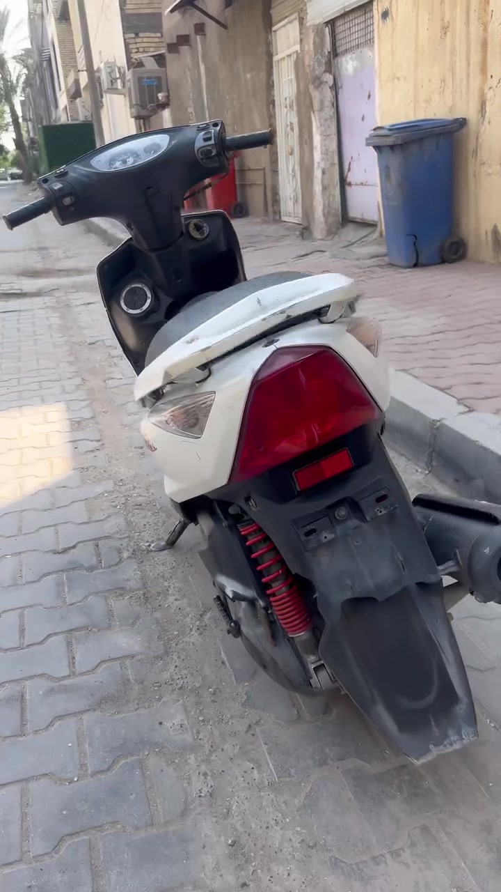 دراجه ثعلب للبيع حلوه ومرتبه وما ناقصها شي دراجه مكفوله تجي جيب وياك فيتر وتجي تفصحها مكاني بغداد الحريه هاذ رقمي بي بس واتساب ***********
