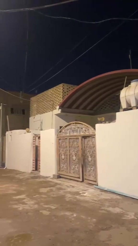 🏠 بيت للبيع – فرصة مميزة 🏠
📍 الموقع: شارع المطار الجديد – شارع سبيس

📐 المساحة: 250 متر
🏡 متكون من 3 بيوت
🛏️ 4 غرف
🚿 4 حمامات

💰 السعر: 130 مليون
💵 وبي مجال بسيط

📞 للاستفسار والمعاينة:
***********
📲 واتساب متوفر
