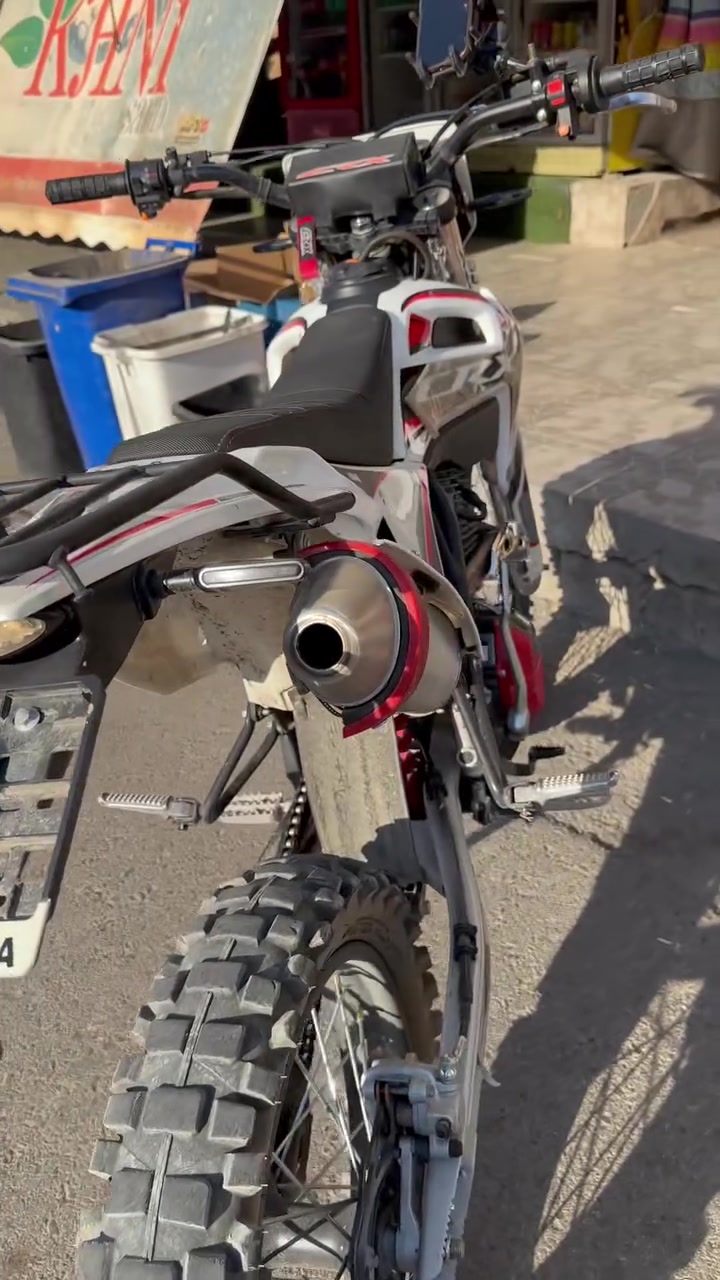 Crx42
Engine/300cc
Model/2026
ماشاللە زۆر زۆر جوانە بە شەرت تەقیویو لەحیمی نیە مەکینەی کەپسە ئەقدی(کڕین-مەنەفیست)هەیە ماڵی یاڵەو یاڵە ماتۆرەکە نەتەپیوە زۆرکەم رۆشتوە شوێنم سلیمانیە بەس جوابی تەلەفون ئەیەموە نامە مەنیرە رەقەم تەلەفون  
***********
