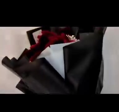 ورد دائم 
حين تعجز الكلمات ، يتحدث الورد....
باقة ورد صنع بحب عمل يدوي باعواد المخملية حسب الطلب واختيار الون والعدد الورد
يوجد توصيل قضاء بلد وجميع المحافظات العراق
