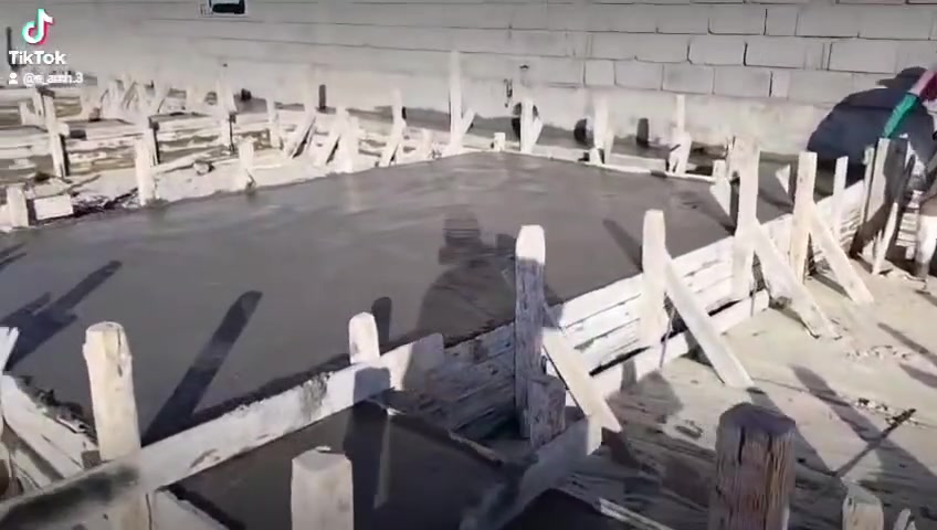🔥 يتوفر لدى مكتب ابراج كربلاء  العروض الاتيه 
🔥 تصميم وتنفيذ  خريطة باسعار مناسبة وبمواصفات هندسيه تحت اشراف كادر هندسي 
🔥إشراف من قبل كادر هندسي على الأعمال بنسبه 10٪
🔥عروض البناء لدى مكتب ابراج كربلاء بالمواصفات الاتيه
🏗️تسليم مفتاح 400 الف  دينار المتر المربع نقدا
🏗️ بناء هيكل عظم يتكون من  (رباط+بتلو+بناء+شبابيك وأبواب حديد  +سقف+ستاره وبيتونه )بسعر 175 الف دينار للمتر  المربع  الواحد نقد

🔹يكون فرش طبقة كاملة من مادة السبيس المعالج للارضية 10سنتيم 
🔹 تسليح 8 أشياش – شيش فحص عراقي 
 🔹ارتفاع الاساس الشريطي 40×50 
🔹صب كونكريت جاهز C30
🔹 ارتفاع البناء صافي 3متر بناء و30 نزال 
🔹 مواد أصلية: (طابوق جمهوري – رمل  – سمنت مقاوم)
  المكان كربلاء المقدسه قرب كلية الامل عامود 292
📞 للاتصال والاستفسار:
***********
***********
