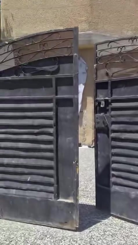 🏠 دار للبيع

📐 المساحة: 100 متر
🏡 طابق واحد
📍 الموقع: السكلات 13 – شارع حجي حلو
📍 مقابل أبو زينب المضمد

💰 السعر: 55 مليون وقابل للتفاوض

📞 للاستفسار والاتصال: ***********
