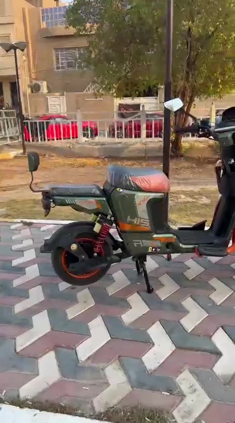 السلام عليكم 
دراجه شحن للبيع 
H900
نضيفه جدٱ
5بطاريات 
دبل مفتاح 
دبل بصمه
كشنات نضيفه 
تايرات نضيفه 
السعر 400
***********
مكاني بغداد
