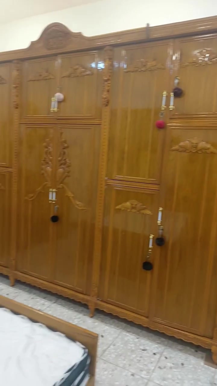غرفه اخشاب جديده استعمال شهر فقط شغل مضبوط 
مكان بغداد سيطره الشعب القديمه للاستفسار ***********
