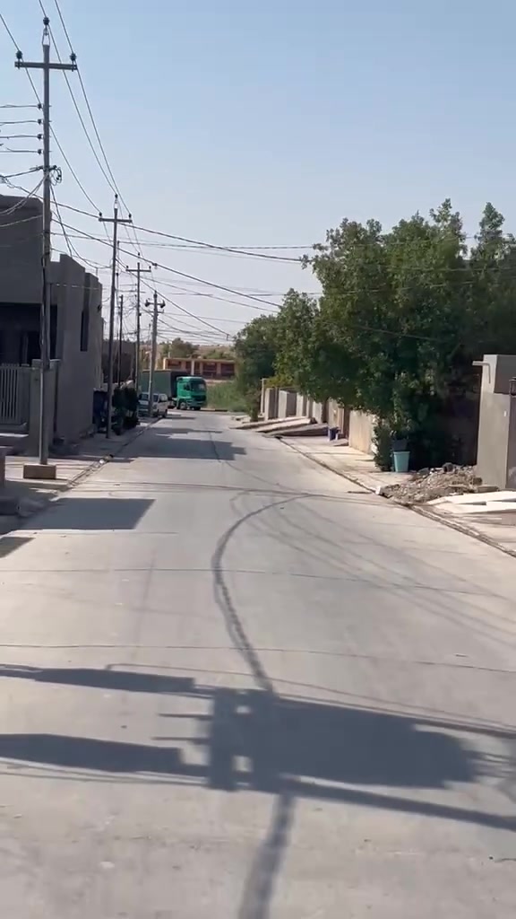 سلام عليكم هيكل للبيع زراعي عنوان بختياري خلف الكوميته قريبه من شارع العام مساحه 200متر غرفتين نوم وصاله واستقبال ومطبخ حار وبارد بناء  طابوك تائسيس مجاري و كهربائيات كامل السطح شتايكر  بس يرادله لبخ وكاشي  لأي استفسار يرجى اتصال بالرقم التالي***********
