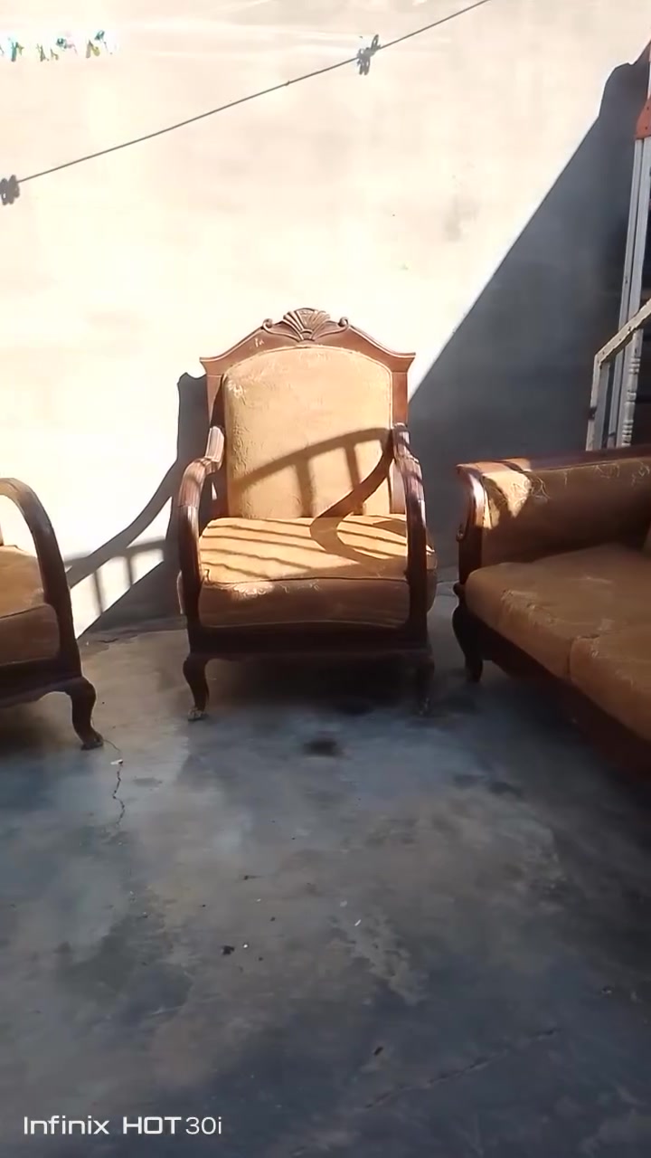 تخم قنفات للبيع.
2كبار و2صغار 
سعر مناسب 
***********
