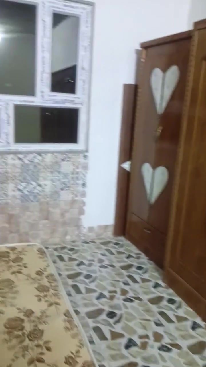 غرفتين نوم • خشب • تركيب