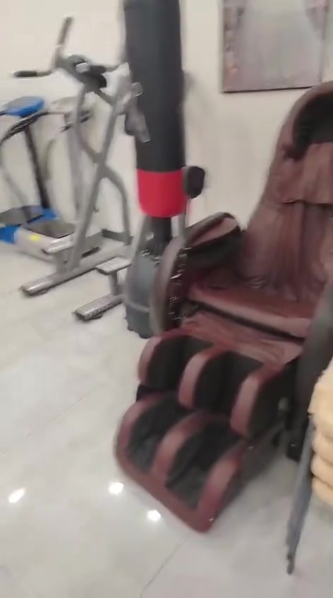 السلام عليكم  للببع جم نسائي في منطقه حي الموضفين كل مافي الجم للبيع معَ الديكور والمطبخ وكافة الملحقات  المكان قرب جامعة كربلاء حي الموضفين  لتواصل اتصل على الرقم ***********
