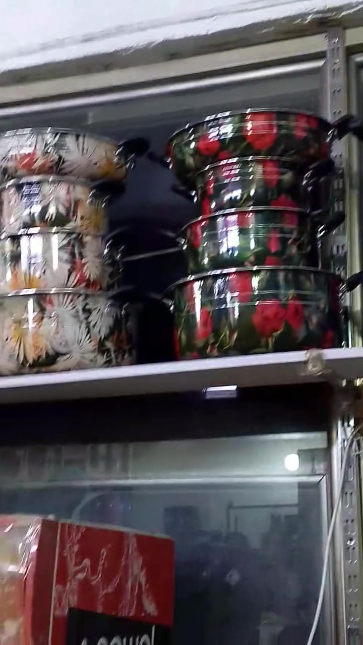 عروووضنا ماتخلص 
توفرت الكدور
والاسعار ارخص من الجمله 
العنوان شارع الصنين مقابل ازياء رونزا لبدلات الأعراس 
أهلا وسهلا بيكم @أبرز المعجبين ***********
