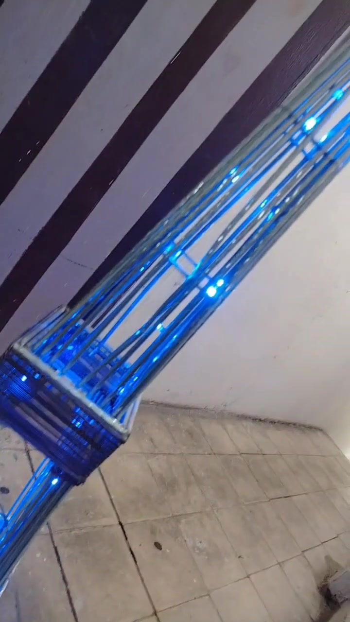 ✨ برج إنارة ديكوري مميز ✨
💡 الإضاءة تتحكمون بيها وتغيّرون الألوان
📱 ينربط عن طريق البلوتوث بالموبايل
🎶 وتكدرون تشغلون منه أي شي تحبوه من أغاني وموسيقى
منو نوعه/مادته بالضبط وهل بيه أي خدوش أو عطل ويحتاج تصليح؟: 
مابي اي عطل او كسر 
وين موقعك بالعراق حتى المشتري يعرف الاستلام منين؟: 
بغداد الصليخ 
السعر كم وهل قابل للّزوم؟: 
50
التوصيل متوفر لو الاستلام فقط؟: 
لا يوجد توصيل 