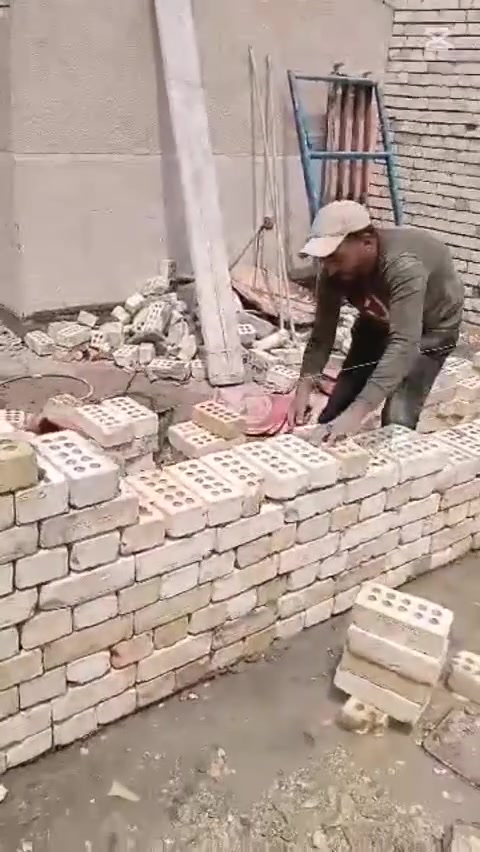 السلام عليكم خلف بناء مصر اسعار مناسبه للجميع جميع منطقه  بغداد ***********
